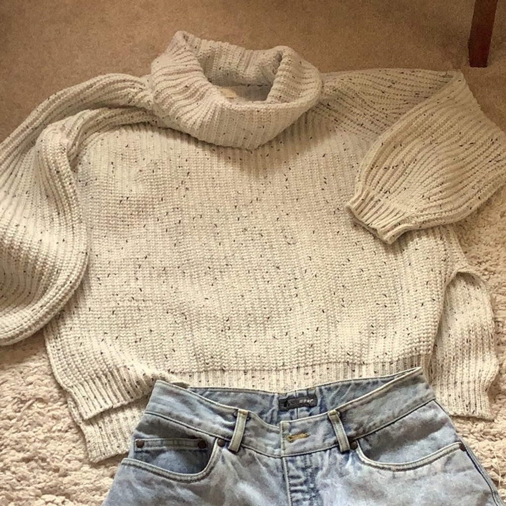 Hummingbird Cowl Neck Sweater 🖤🖤EUC - Picture 5 of 6